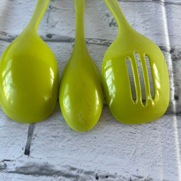 Vintage Melamine Three Spoon Set Slotted Mixing Serving Light Lime Green Avocado - Picture 9 of 11